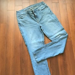 Super Skinny Mid-rise Jeans